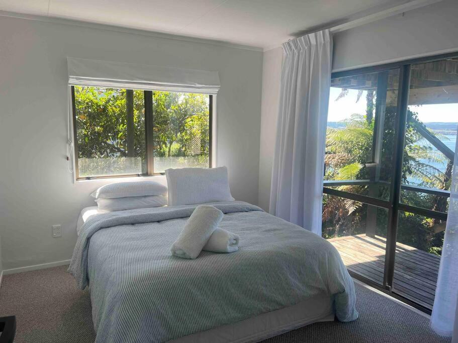 Breathtaking Views Villa Taupo Bagian luar foto